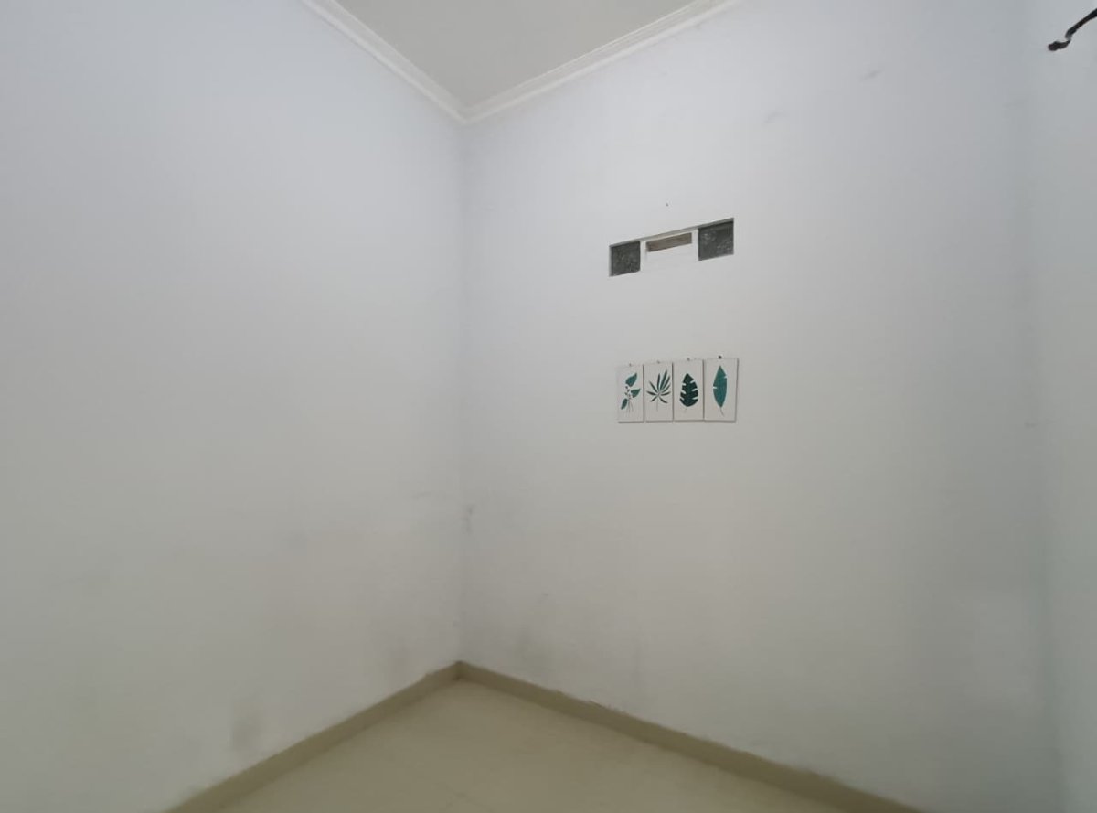 Rumah bagus strategis siap huni ( Ada 2 unit ) - Foto 2