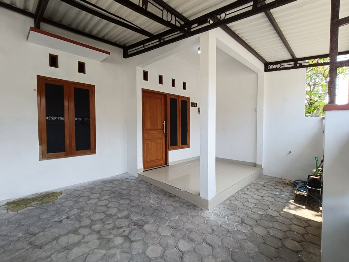 Rumah bagus strategis siap huni ( Ada 2 unit ) - Foto 4