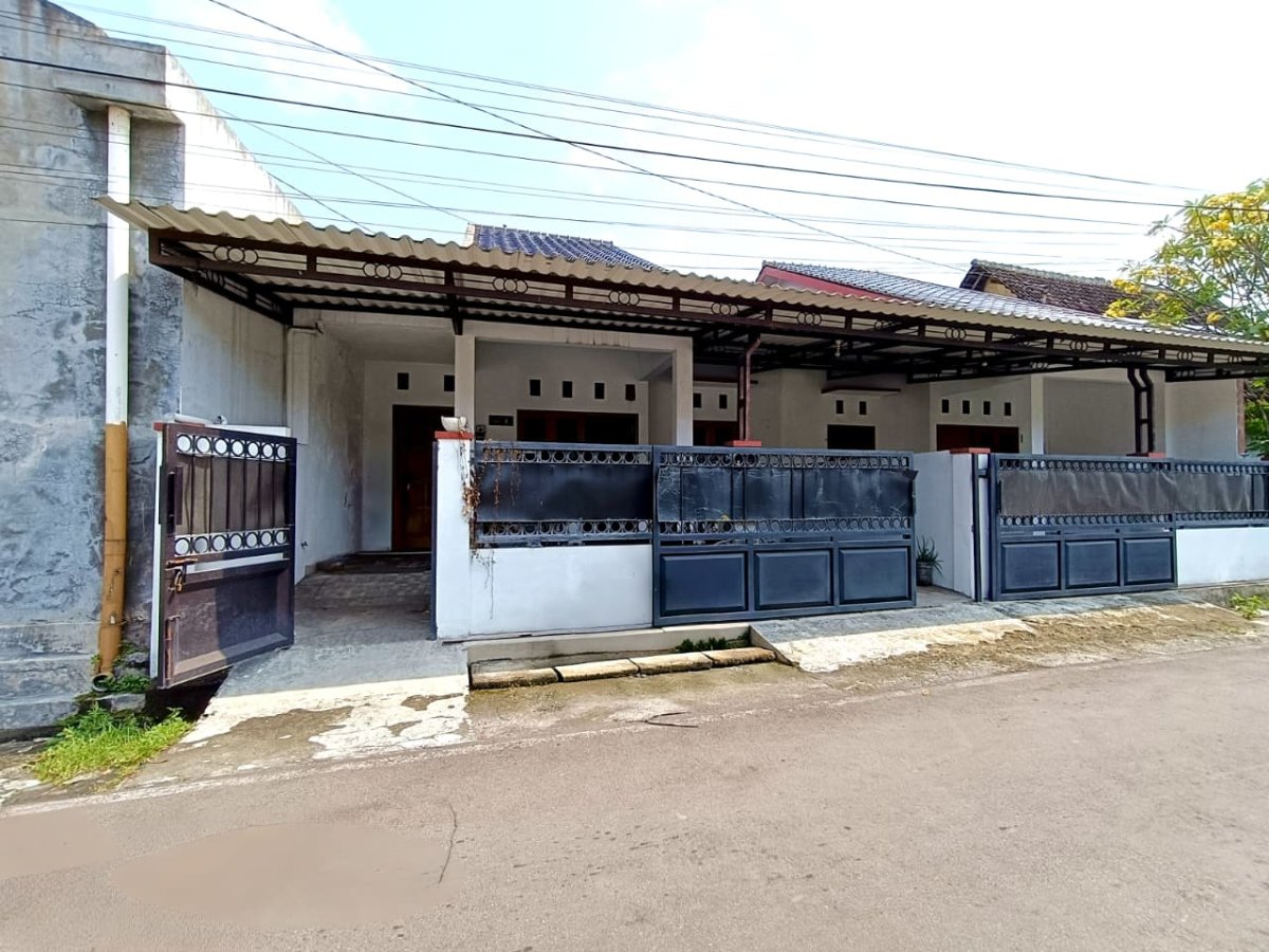 Rumah bagus strategis siap huni ( Ada 2 unit ) - Foto 5