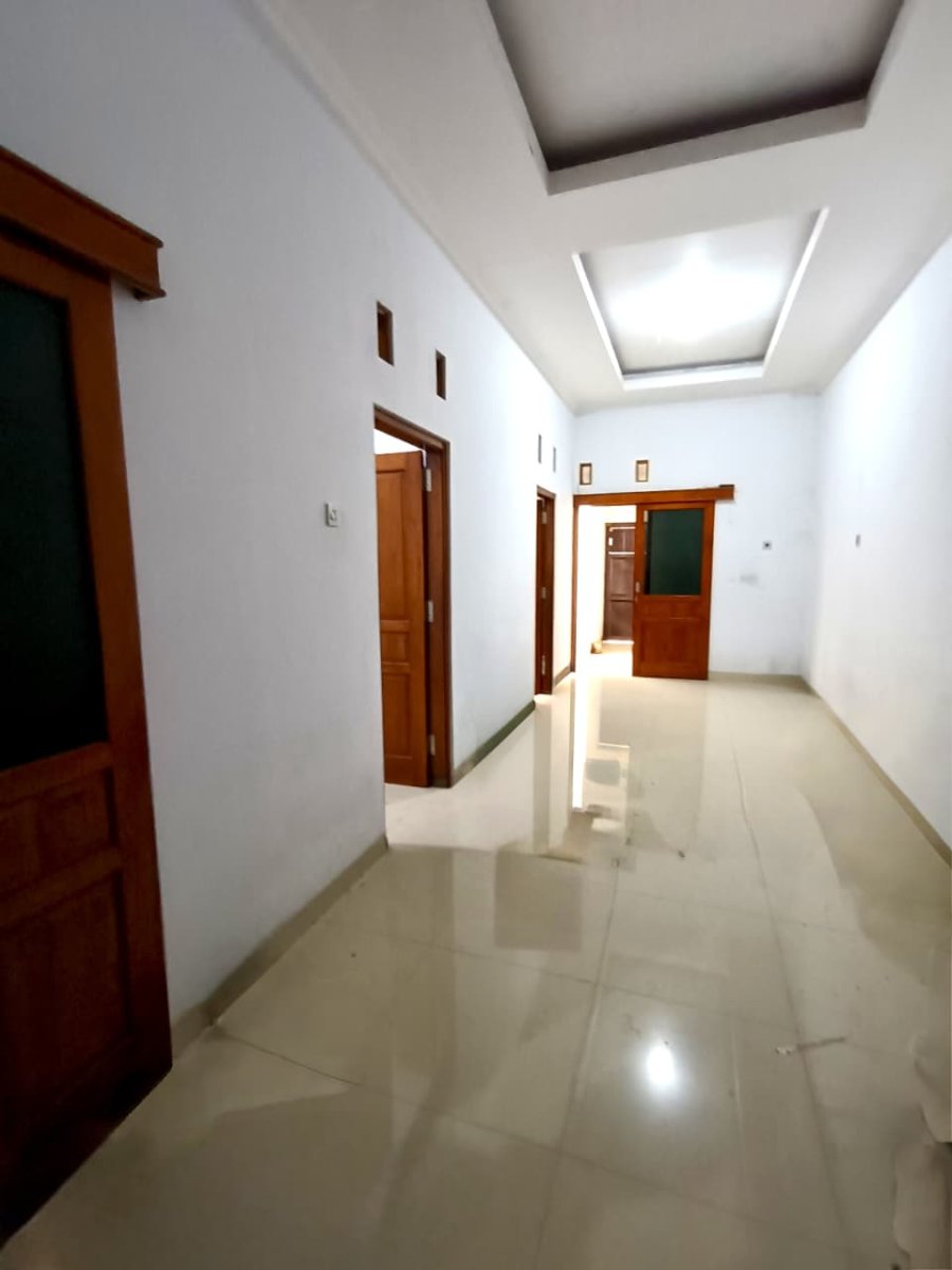 Rumah bagus strategis siap huni ( Ada 2 unit ) - Foto 7