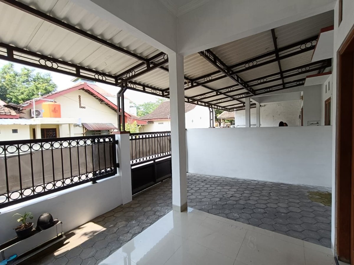 Rumah bagus strategis siap huni ( Ada 2 unit ) - Foto 8