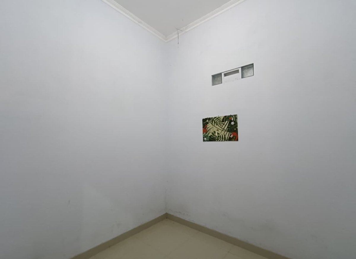 Rumah bagus strategis siap huni ( Ada 2 unit ) - Foto 9