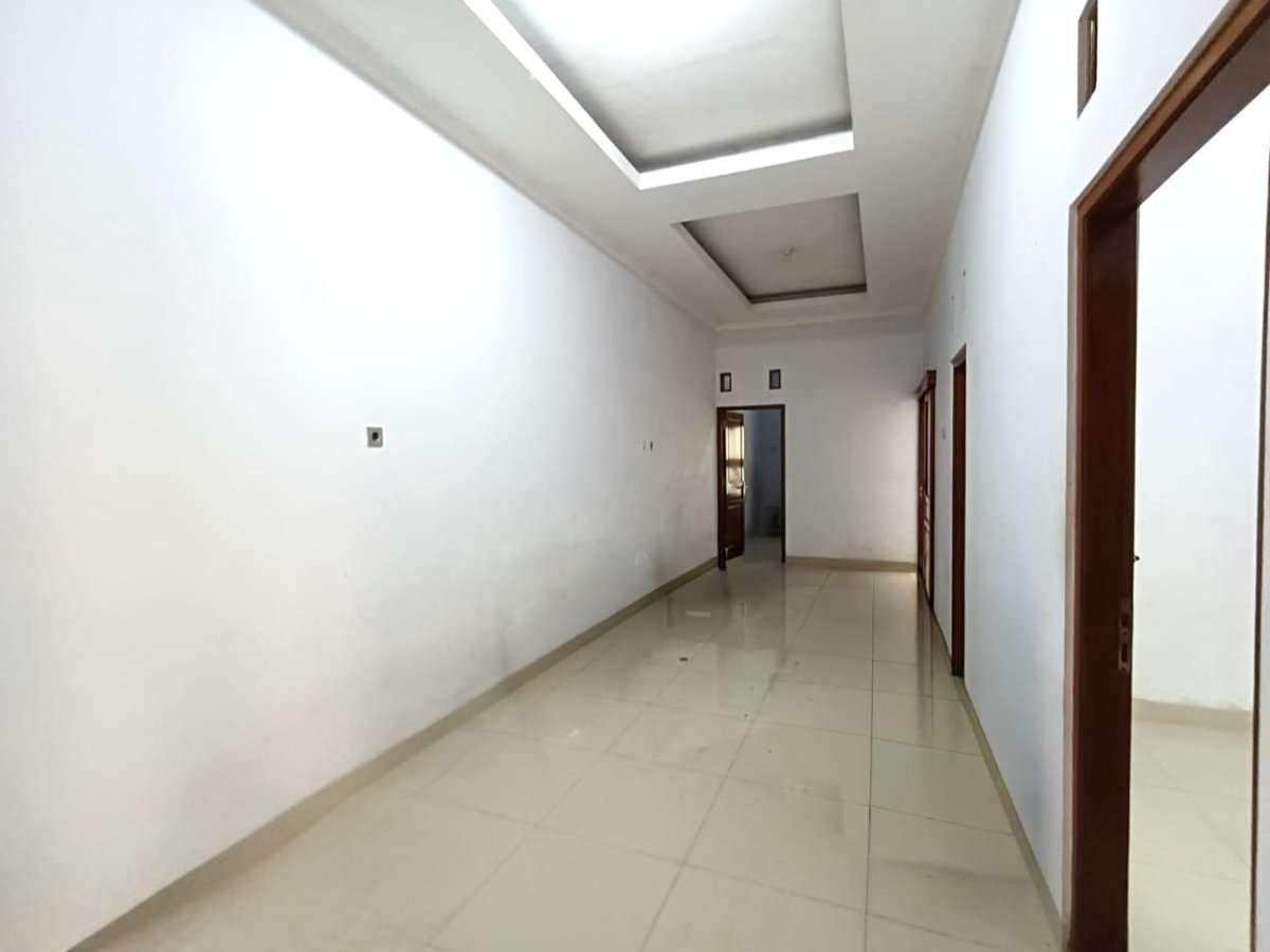 Rumah bagus strategis siap huni ( Ada 2 unit ) - Foto 10