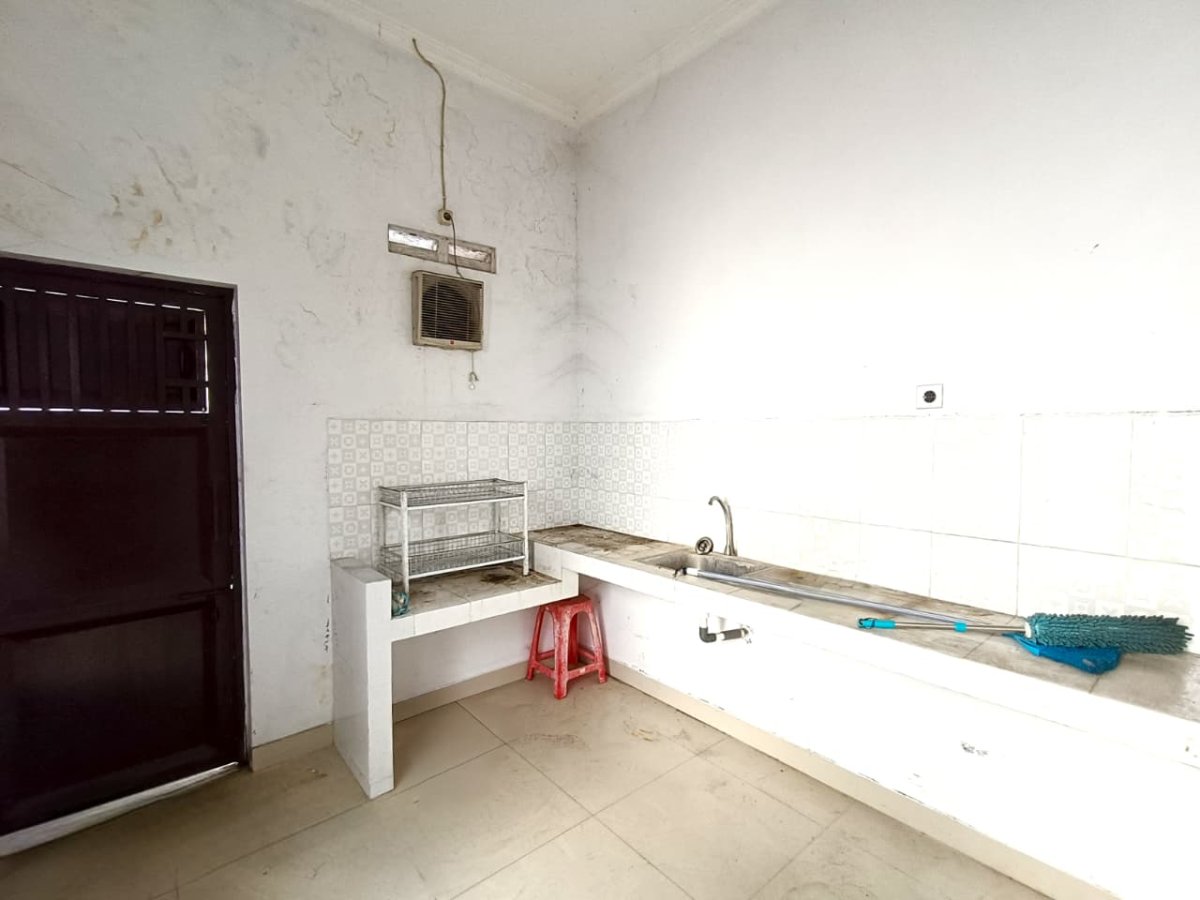 Rumah bagus strategis siap huni ( Ada 2 unit ) - Foto 13