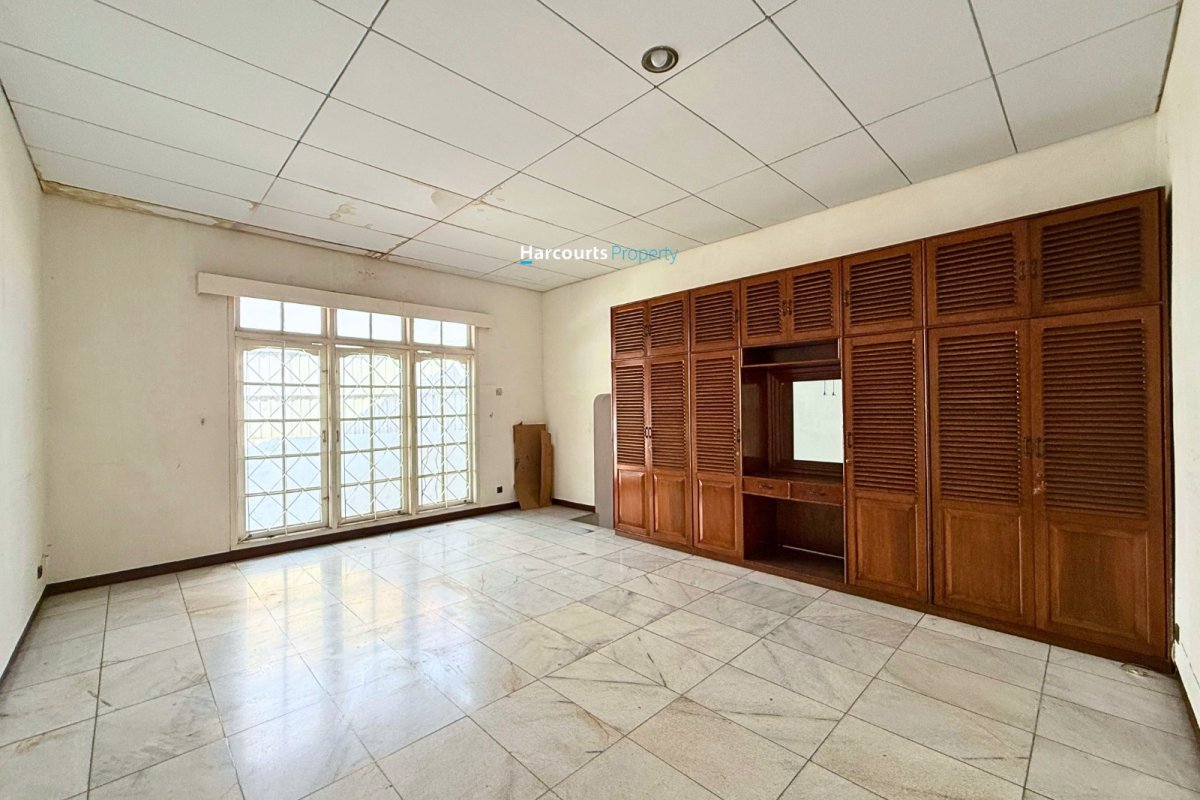 Disewakan Rumah Klasik Terawat Parkir Luas Area Jl. Bangka. - Foto 5