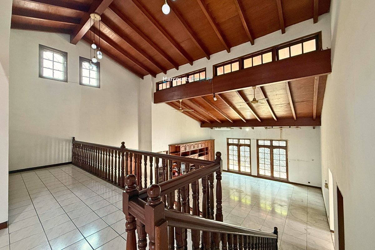 Disewakan Rumah Klasik Terawat Parkir Luas Area Jl. Bangka. - Foto 8