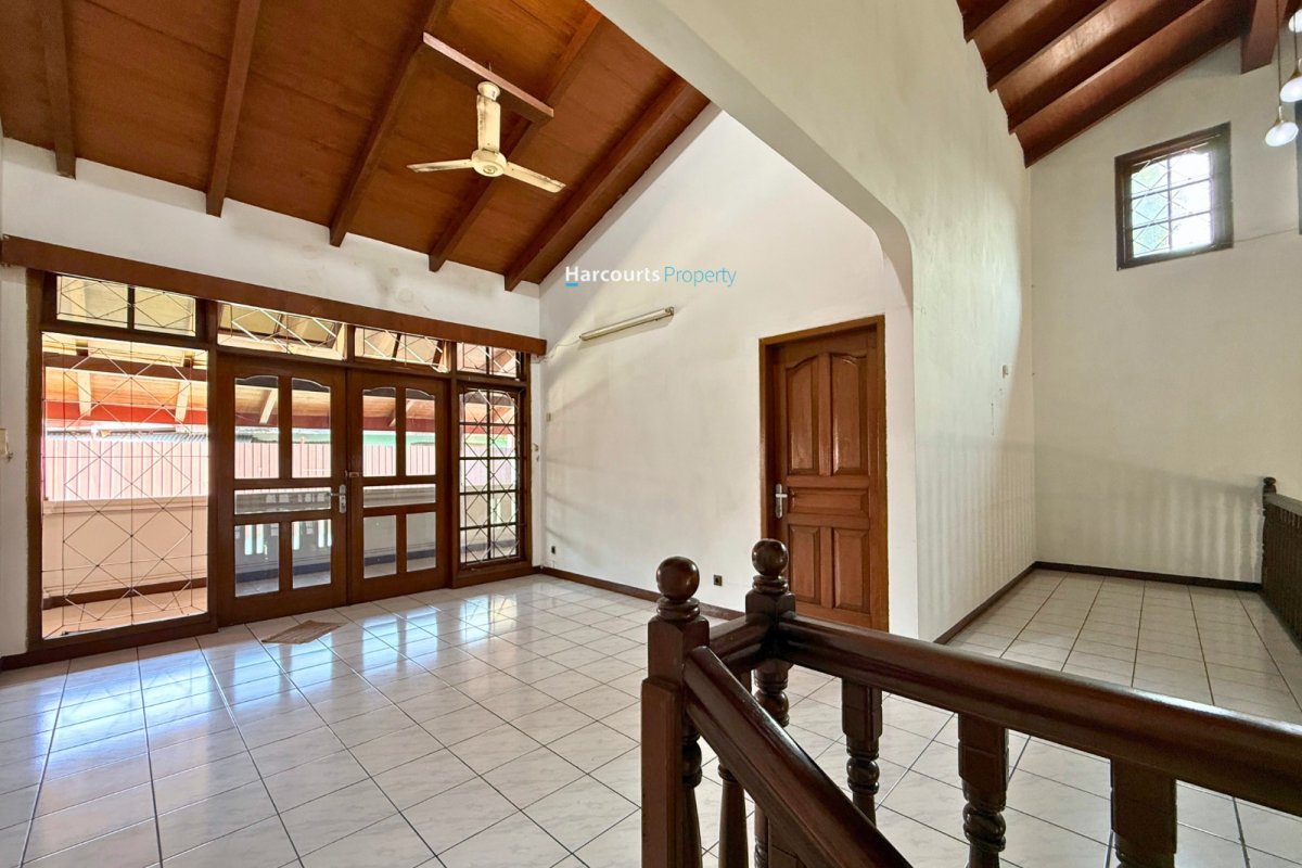 Disewakan Rumah Klasik Terawat Parkir Luas Area Jl. Bangka. - Foto 11