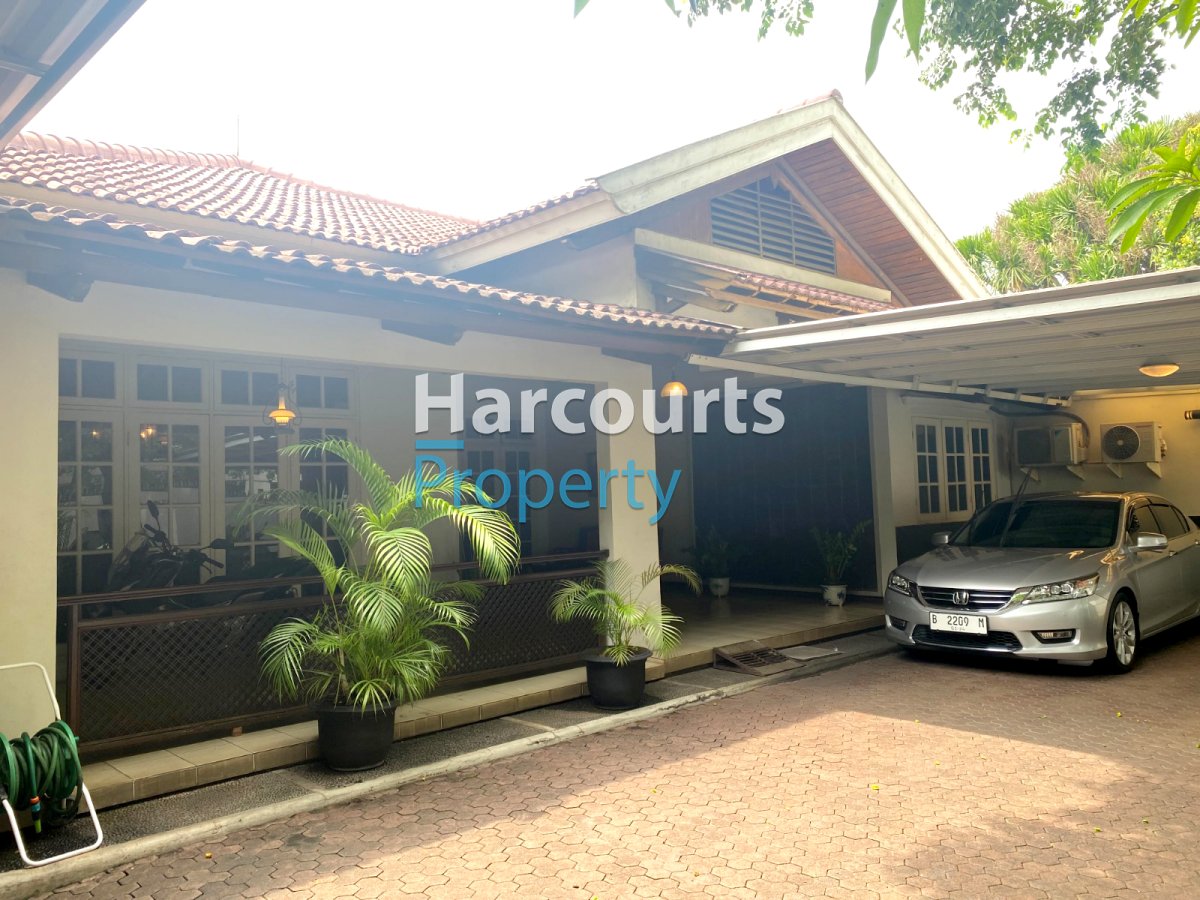 Dijual TURUN HARGA Rumah Lama Layak Huni dan Masih Sangat Terawat Area Jl. Bangka