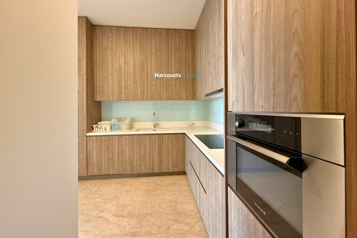 Disewakan Apartemen Luxury Lantai Tinggi Full Furnished di Pakubuwono Spring - Foto 4
