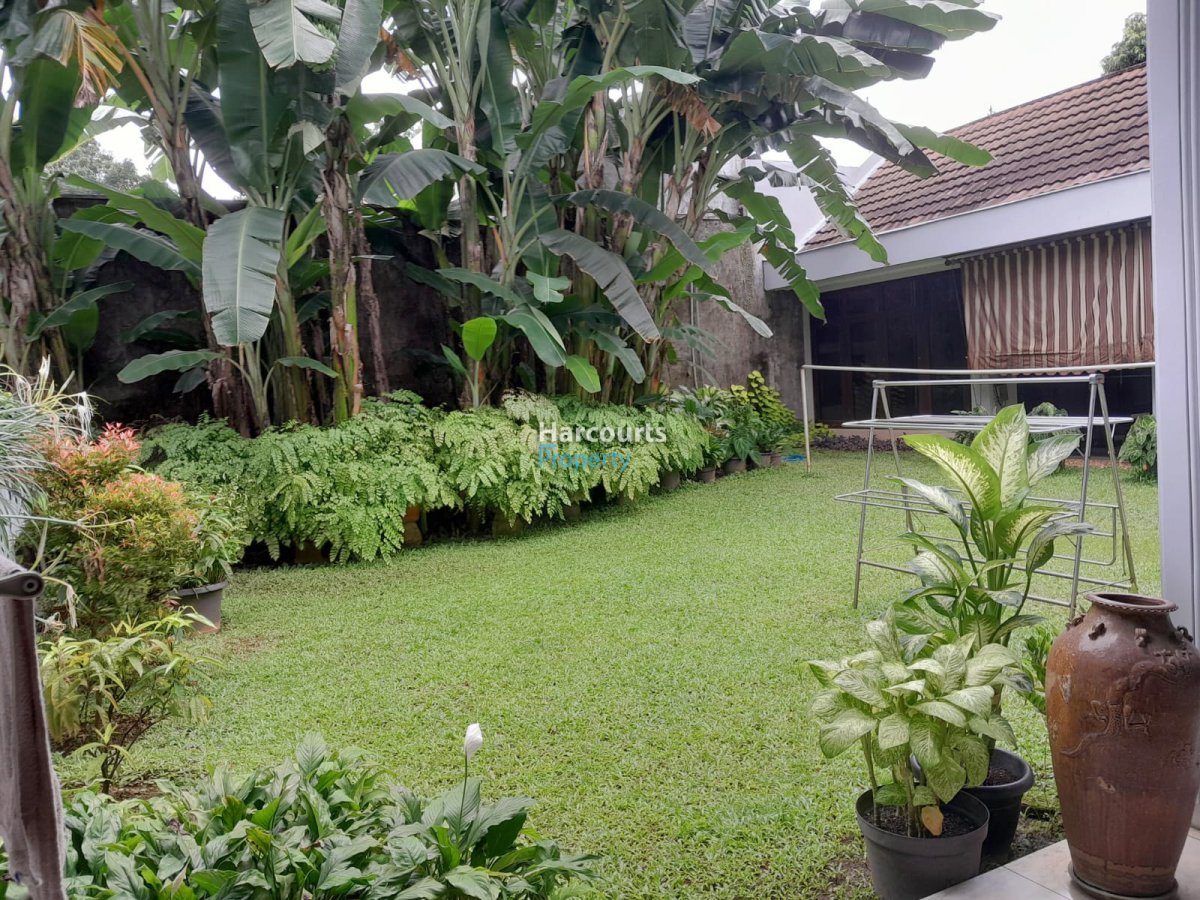 Dijual Rumah Bagus dan Terawat Lingkungan Asri Kawasan Prime Area Menteng - Foto 6