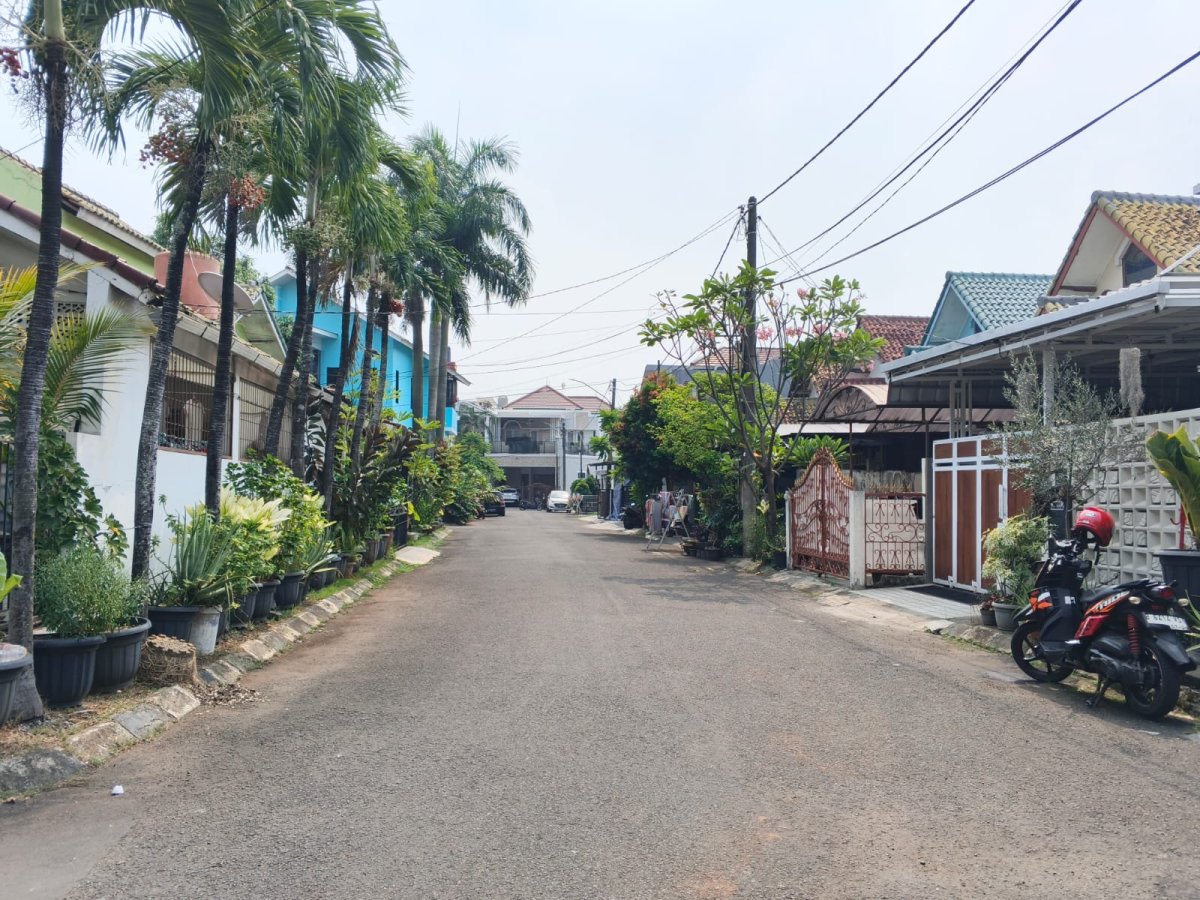 Rumah Bagus dan Bebas Banjir Dijual Di Graha Raya Tangerang Selatan - Foto 2