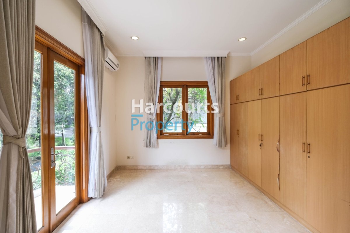 Disewakan Rumah Hunian Mewah Kawasan Elite Dekat Sekolah Internasional JIS Terogong, Area Pondok Indah - Foto 12