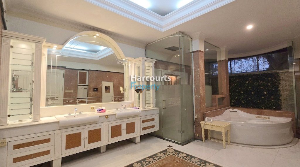 Dijual Rumah Mewah Lokasi Prime Area di Jl. Karang Asem, Kuningan - Foto 2