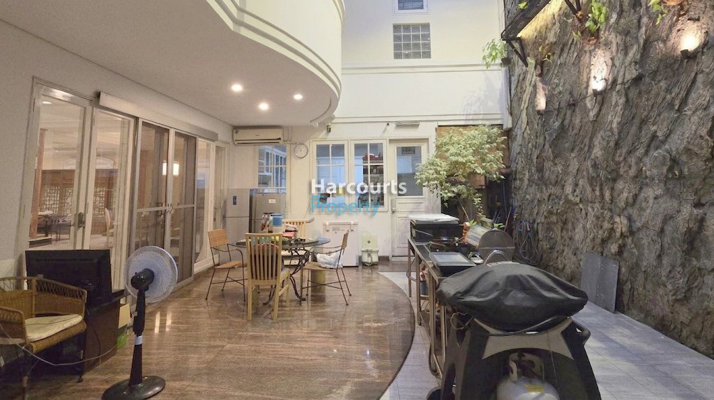Dijual Rumah Mewah Lokasi Prime Area di Jl. Karang Asem, Kuningan - Foto 6