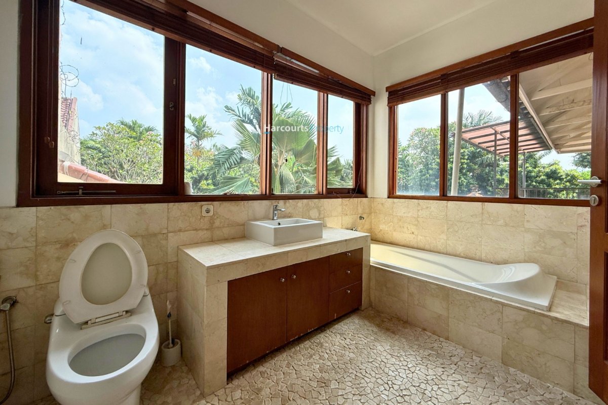 Disewakan Rumah Klasik Tropikal Etnik Area Jl. H. Abu Cipete - Foto 8