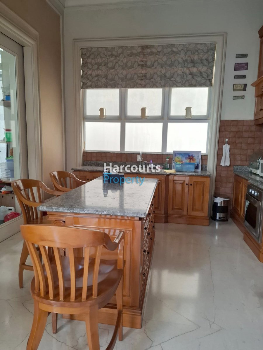 Dijual Rumah American Classic Bagus dan Terawat Jl. Situbondo, Menteng - Foto 4