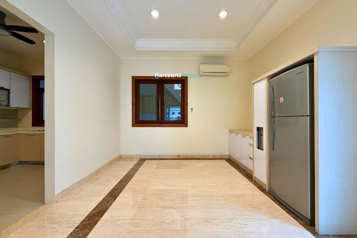 Disewakan Rumah Hunian Mediteranean Klasik Lokasi Strategis di Pondok Indah - Foto 5