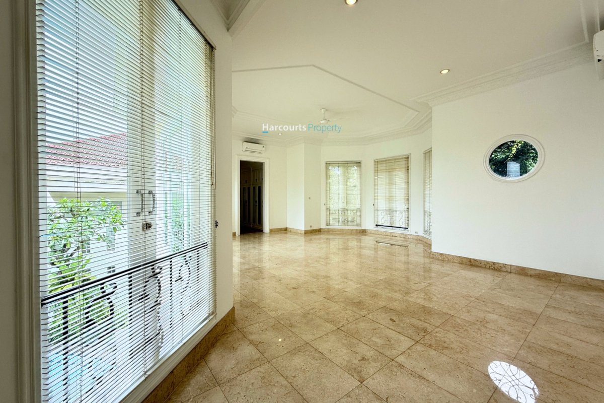 Disewakan Rumah European Classic Area Jl. Jeruk Purut - Foto 11