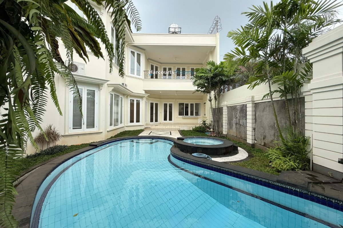 Disewakan Rumah European Classic Area Jl. Jeruk Purut - Foto 15