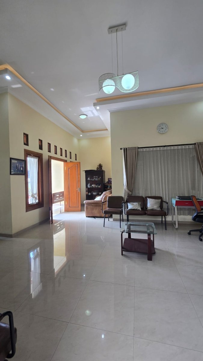 Rumah Mewah Siap Huni di Perumahan Elite Fajar Indah, Solo - Foto 4