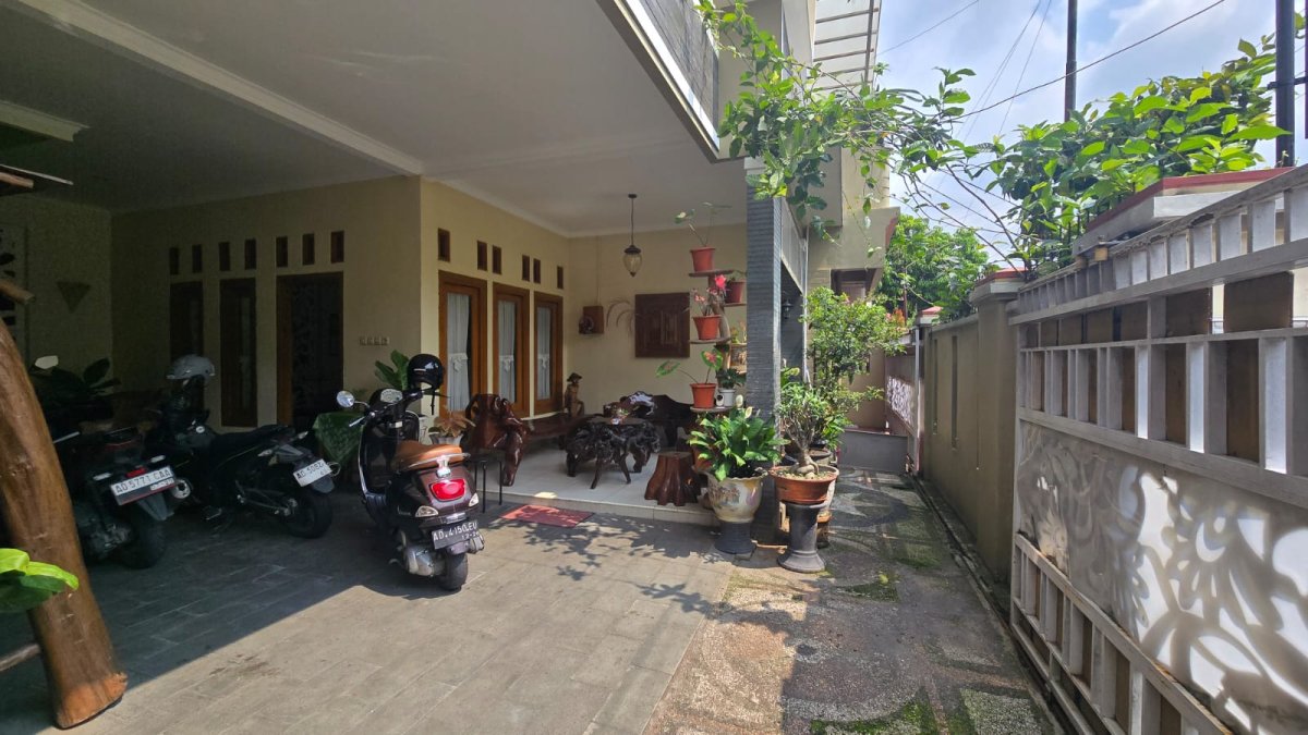 Rumah Mewah Siap Huni di Perumahan Elite Fajar Indah, Solo - Foto 9