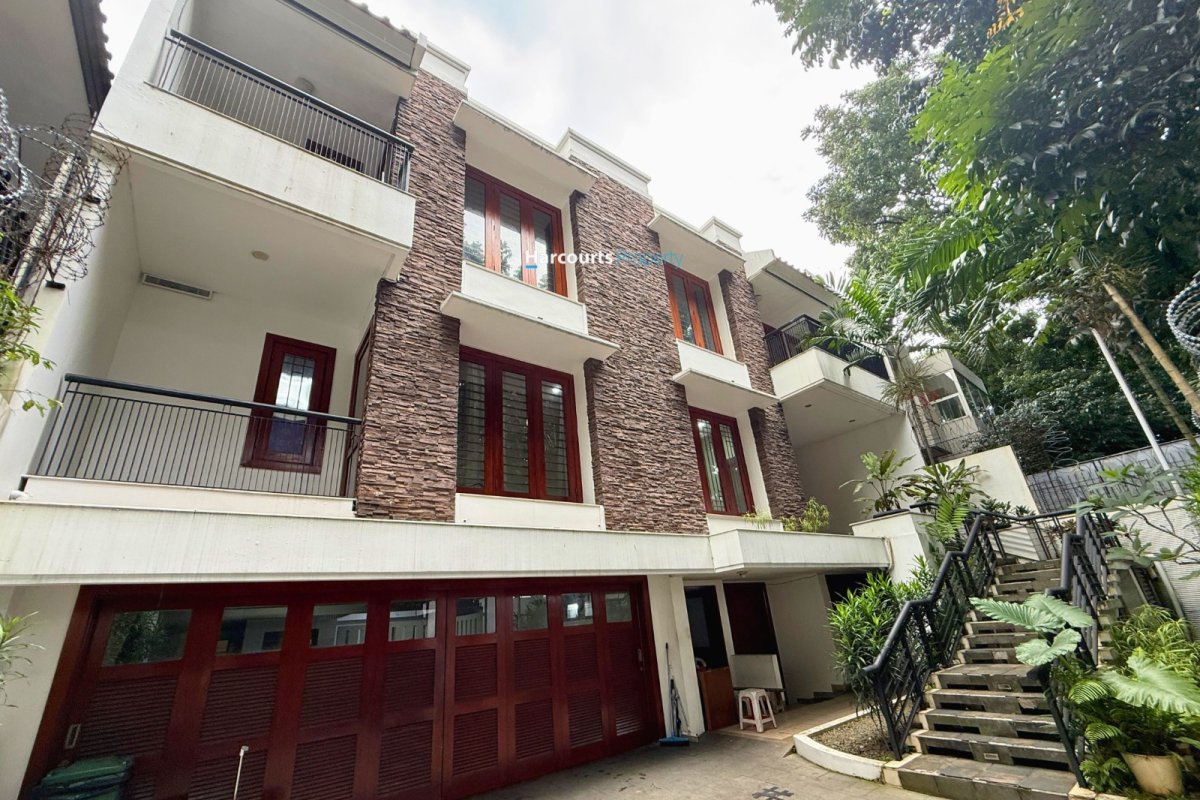 Disewakan Rumah Modern Tropical Jl. Sekolah Duta, Pondok Indah - Foto 2