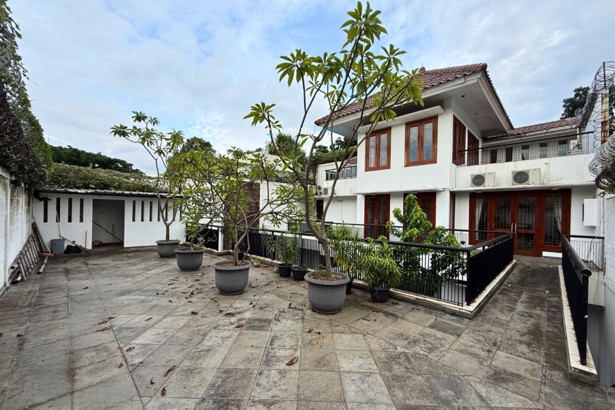 Disewakan Rumah Modern Tropical Jl. Sekolah Duta, Pondok Indah - Foto 9