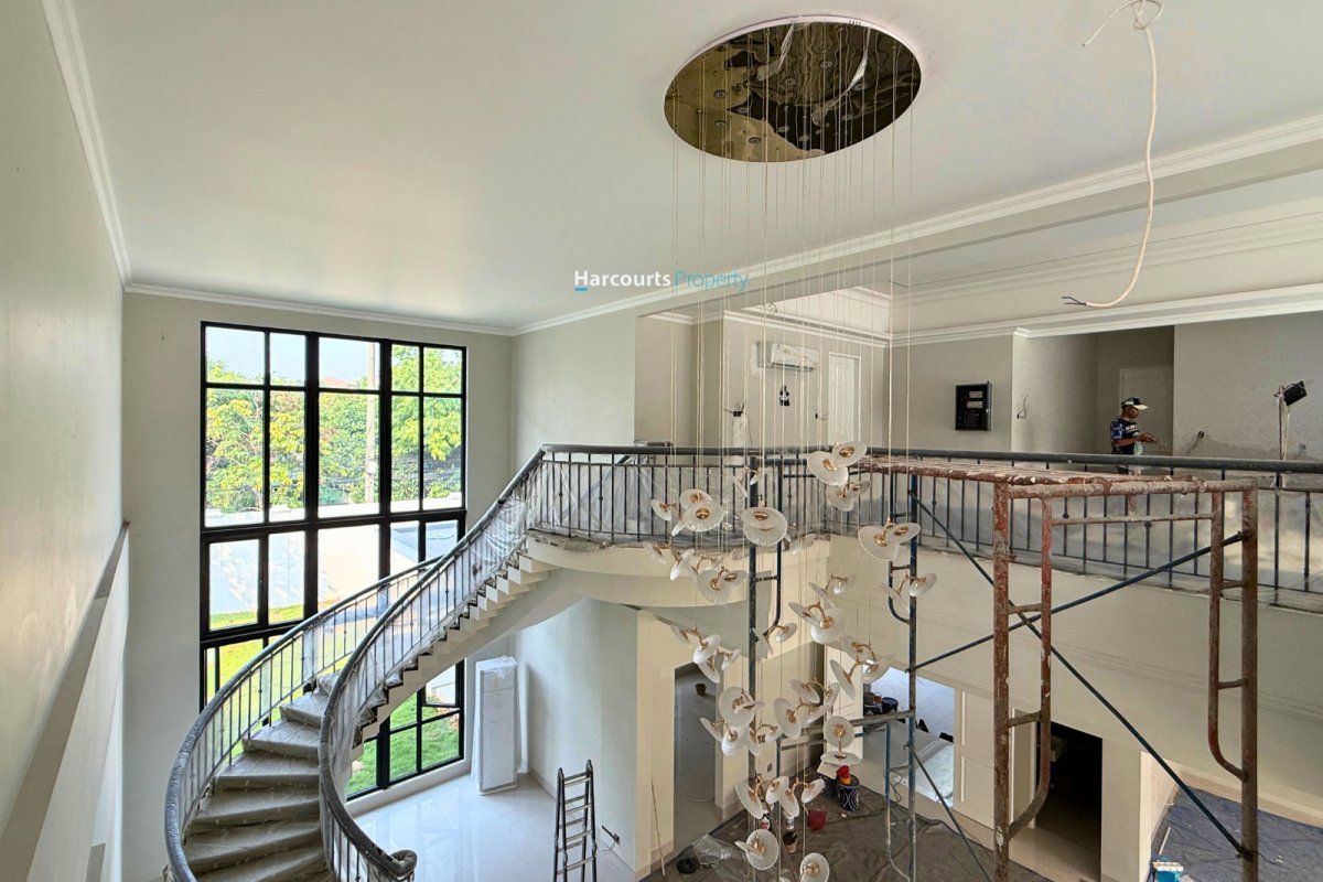 Dijual Rumah Brand New American Classic On Progress Condition Area Jl. Kemang Timur - Foto 3