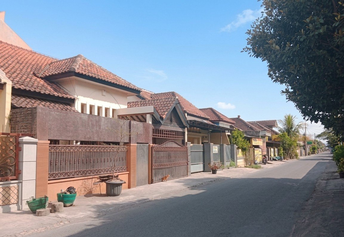 Rumah dekat Luwes Gentan, Cocok untuk Usaha