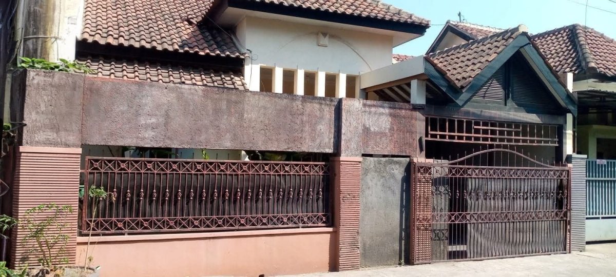 Rumah dekat Luwes Gentan, Cocok untuk Usaha - Foto 3