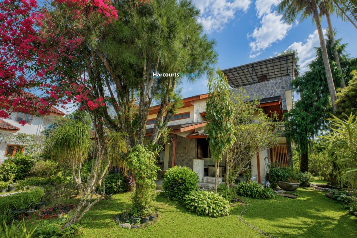 Dijual Villa Modern Tropis View Pegunungan Lingkungan Asri dan Tenang di Puncak, Bogor