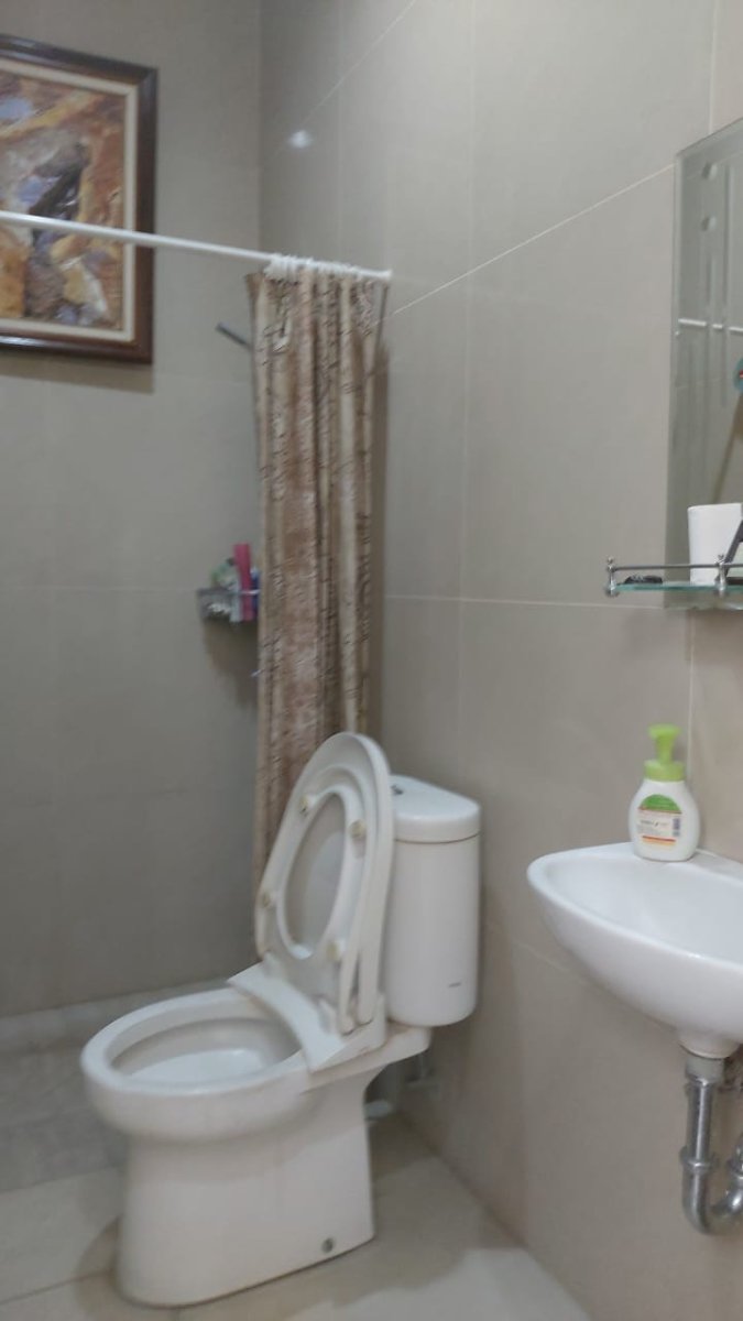 Rumah Mewah Full Furnished 2,5 Lantai di Colomadu, Solo Elegan, Luas & Siap Huni - Foto 6