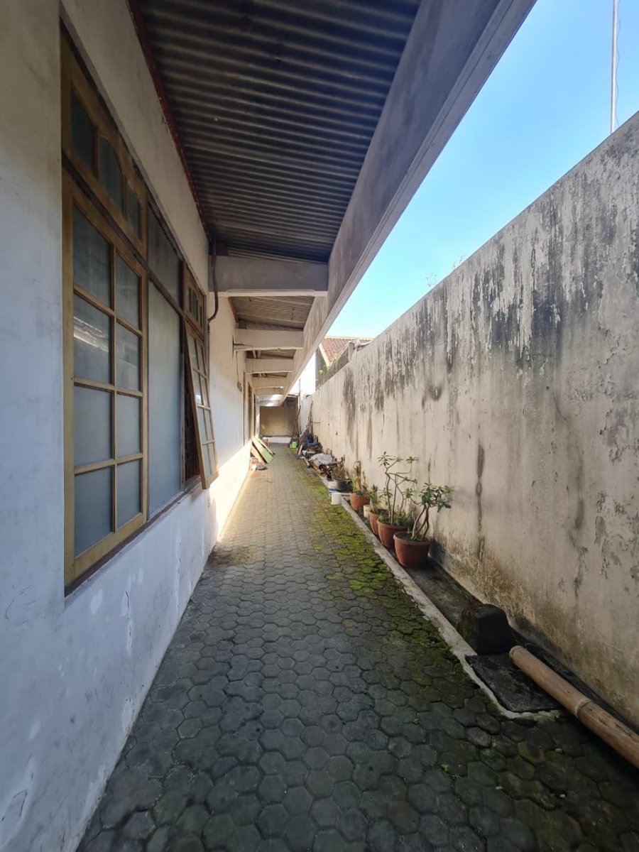 Rumah Strategis 2 Lantai Dekat Jl. Slamet Riyadi, Purwosari, Laweyan, Solo - Foto 4