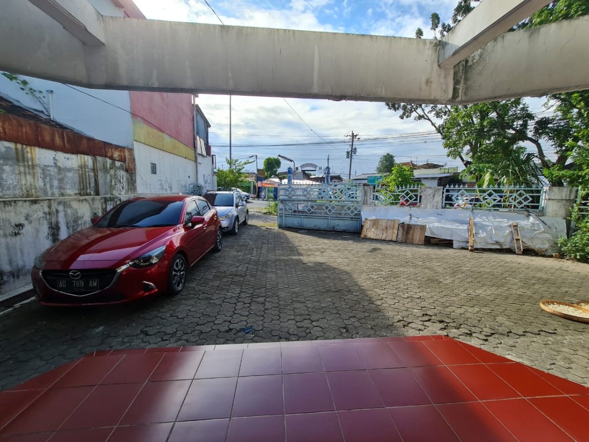 Rumah Strategis 2 Lantai Dekat Jl. Slamet Riyadi, Purwosari, Laweyan, Solo - Foto 5