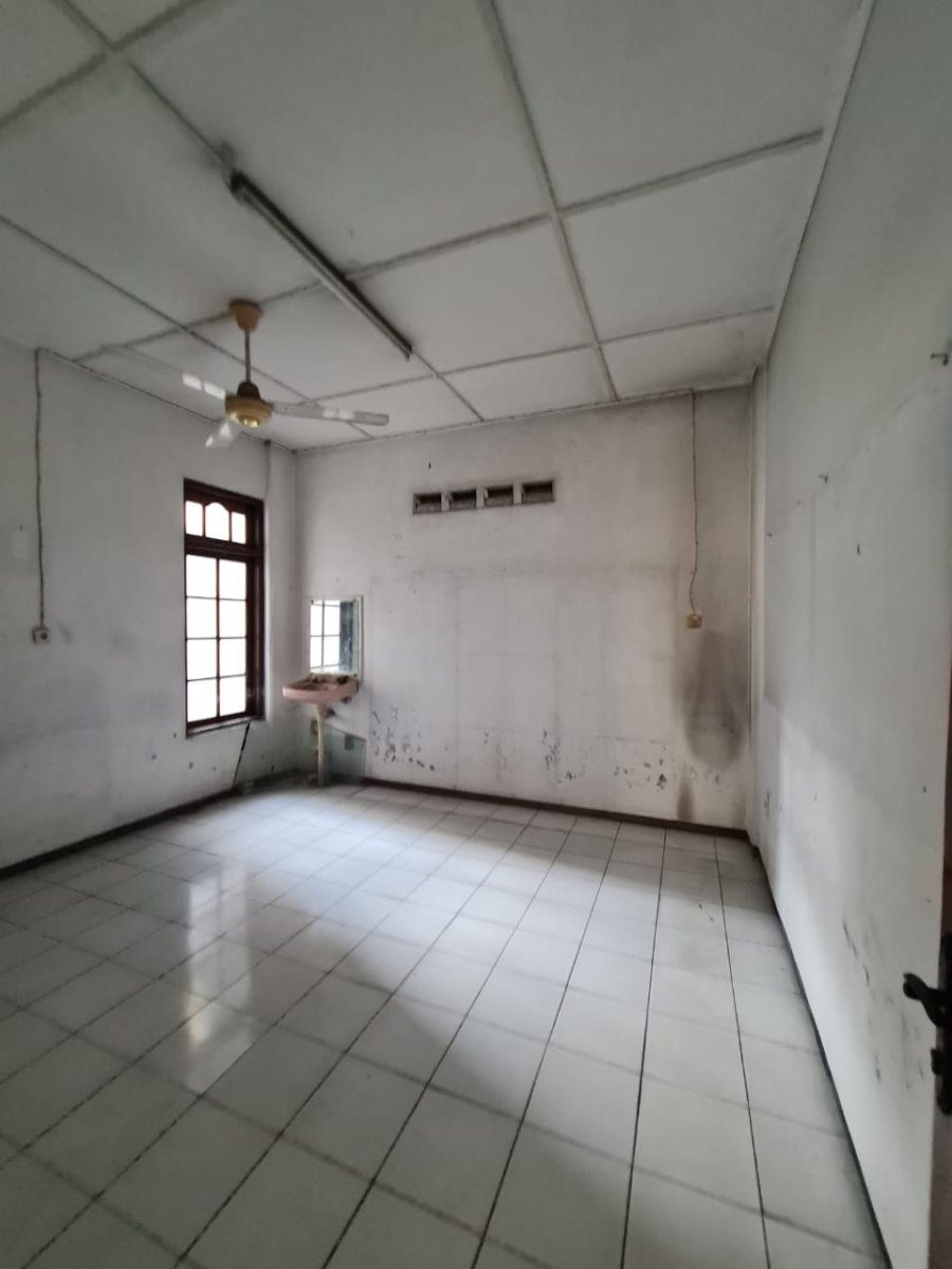 Rumah Strategis 2 Lantai Dekat Jl. Slamet Riyadi, Purwosari, Laweyan, Solo - Foto 7