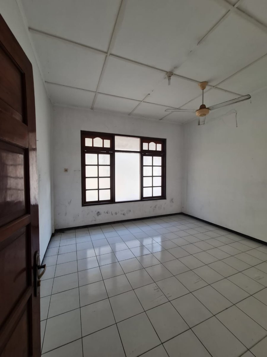 Rumah Strategis 2 Lantai Dekat Jl. Slamet Riyadi, Purwosari, Laweyan, Solo - Foto 9