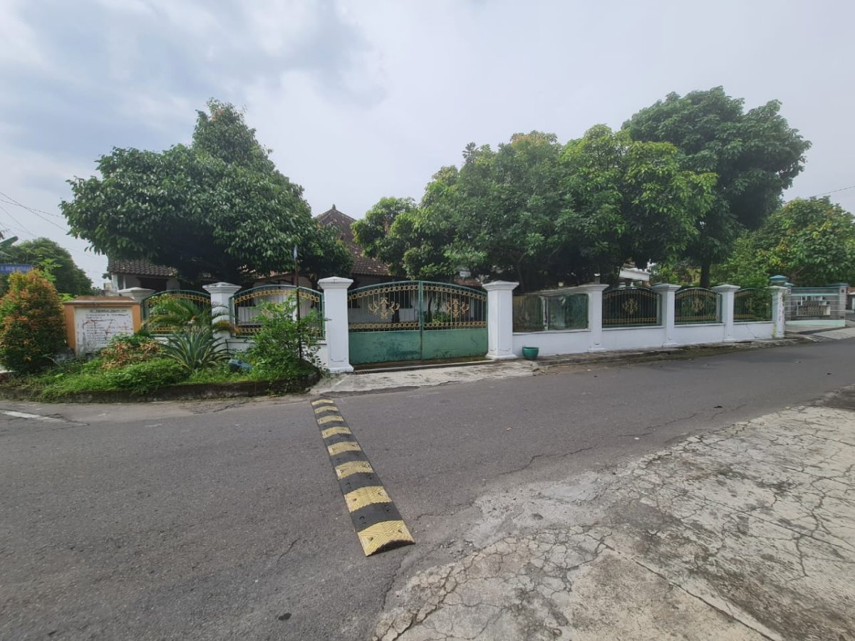 Rumah Nuansa Jawa Klasik dengan Joglo di Pusat Kota Solo – Punggawan, Banjarsari - Foto 13