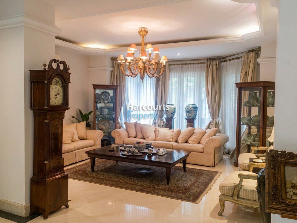 Dijual Rumah Klasik Kawasan Elite Prime Area Di Selong, Kebayoran Baru