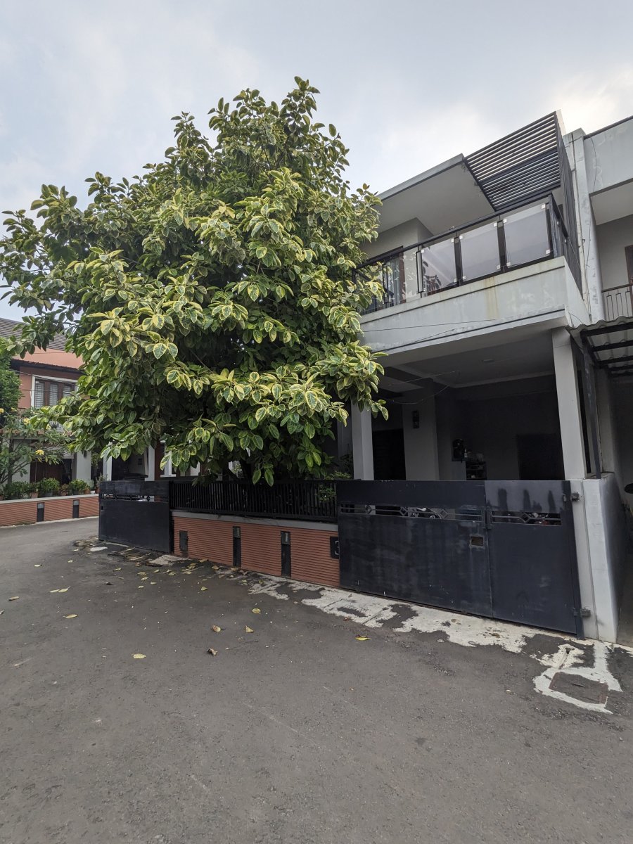 DIBAWAH HARGA PASARAN: Rumah Eksklusif LT 179m² / LB 400m² di Villas Tropic Jakarta Selatan - Foto 2