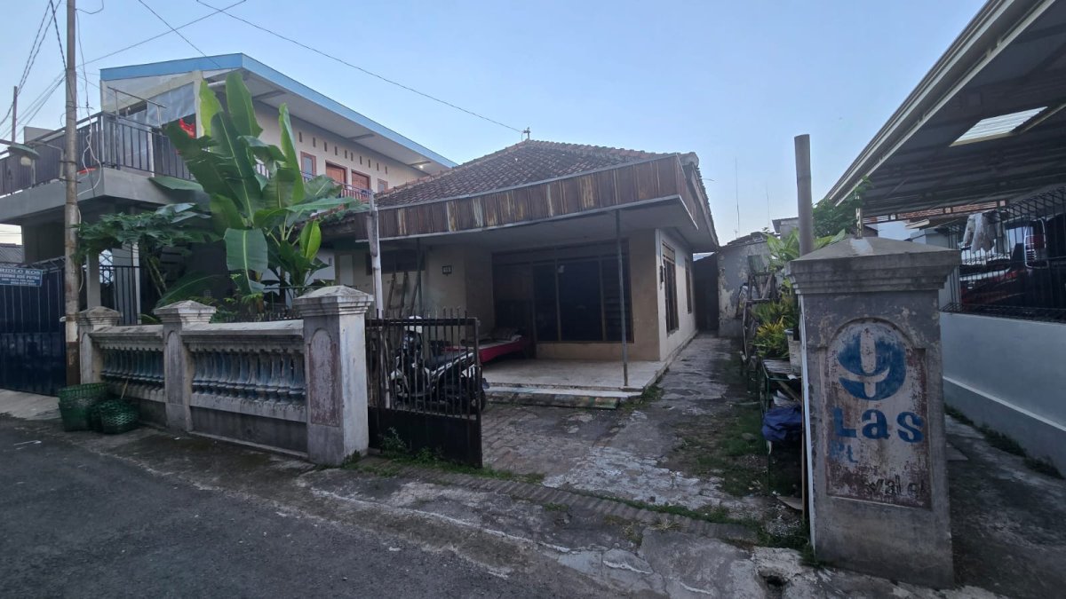 Rumah Hitung Tanah Dekat Jl. Sam Ratulangi, Manahan – Kerten, Laweyan, Solo