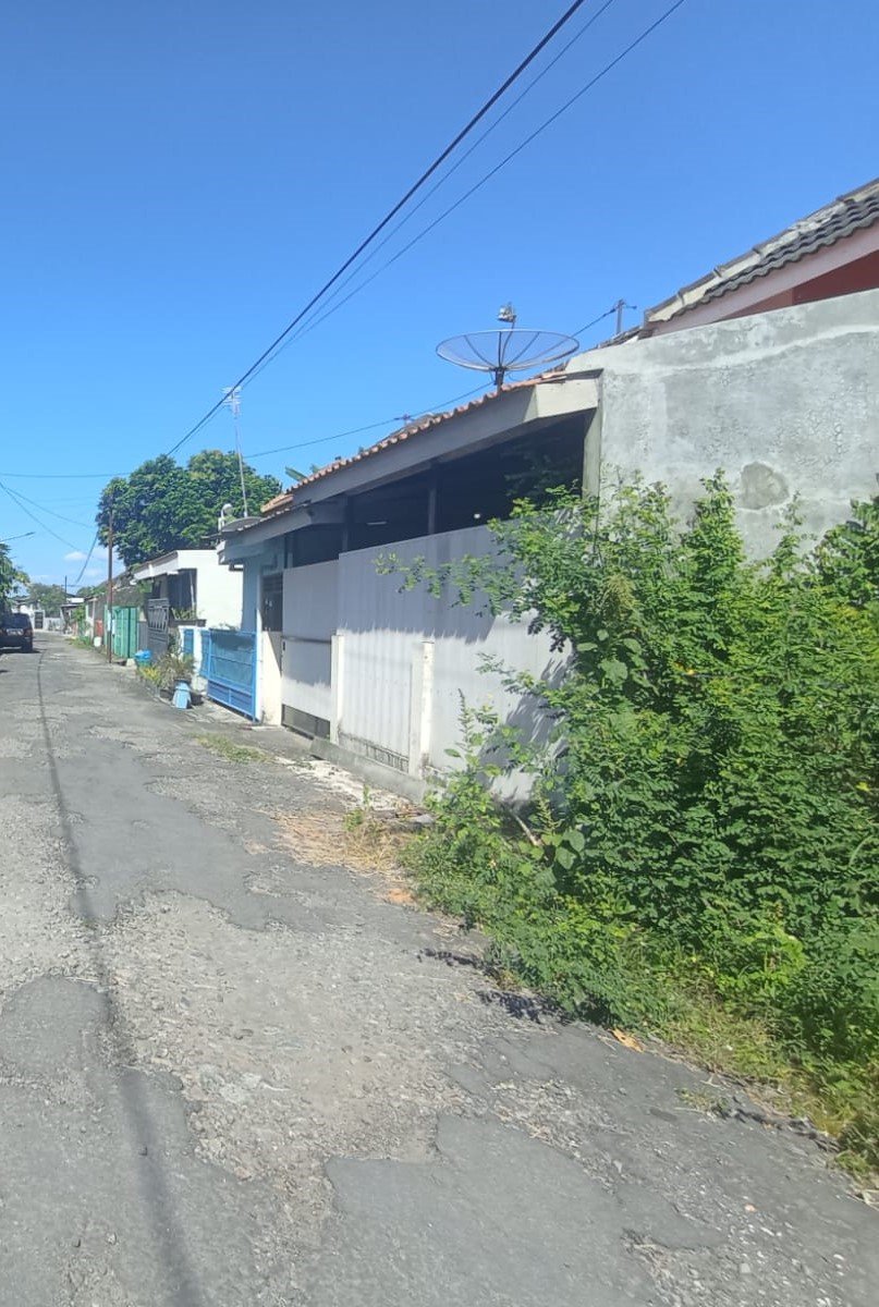 Rumah Strategis Perlu Renovasi Dekat Luwes Kartasura – Malangjiwan, Colomadu, Solo