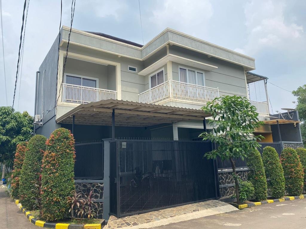 Rumah 2 Lantai dalam lingkungan nyaman full furnished di Sawangan Depok