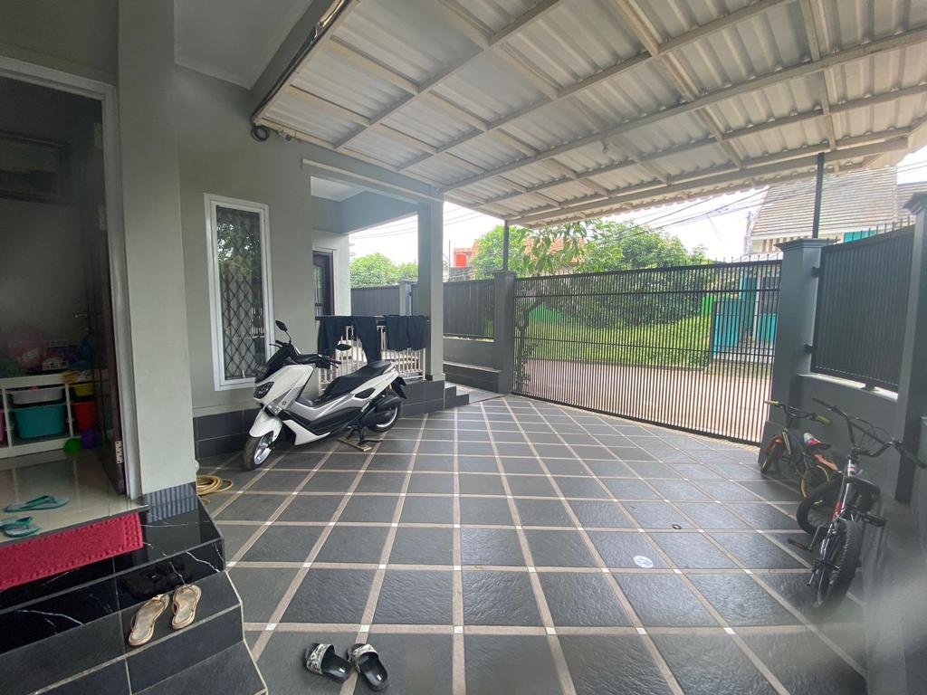 Rumah 2 Lantai dalam lingkungan nyaman full furnished di Sawangan Depok - Foto 3