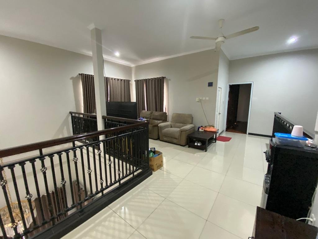 Rumah 2 Lantai dalam lingkungan nyaman full furnished di Sawangan Depok - Foto 4