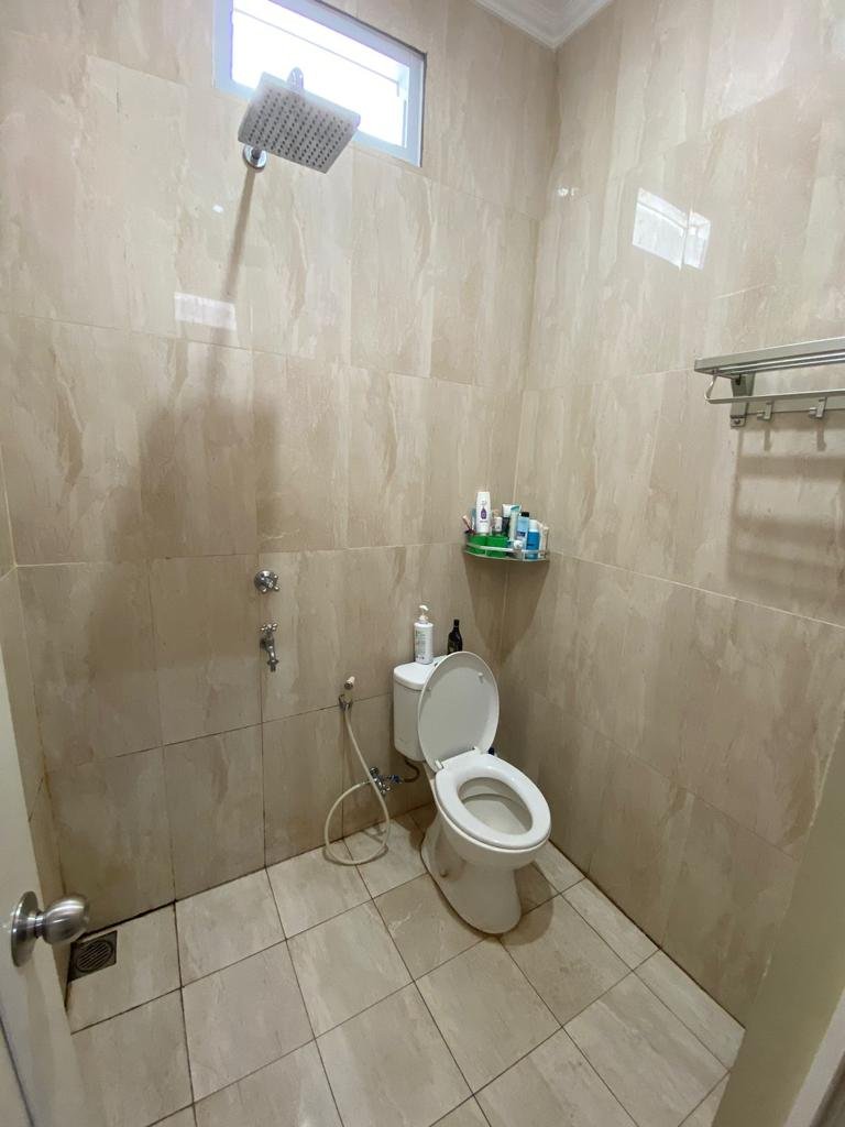 Rumah 2 Lantai dalam lingkungan nyaman full furnished di Sawangan Depok - Foto 6
