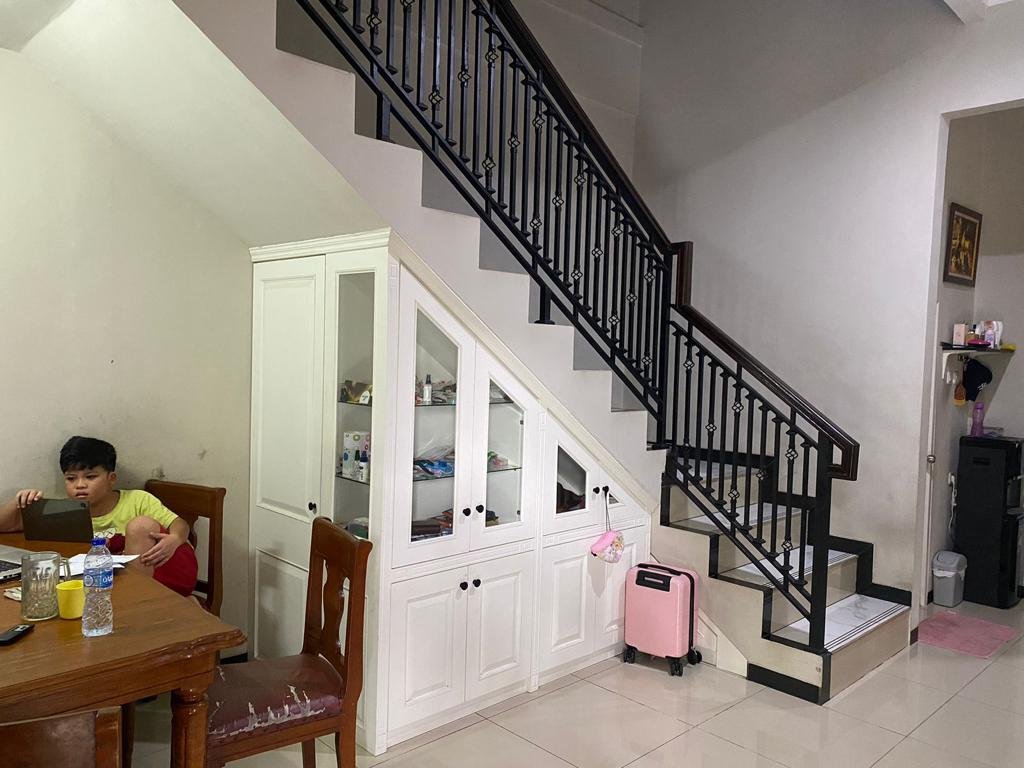 Rumah 2 Lantai dalam lingkungan nyaman full furnished di Sawangan Depok - Foto 8
