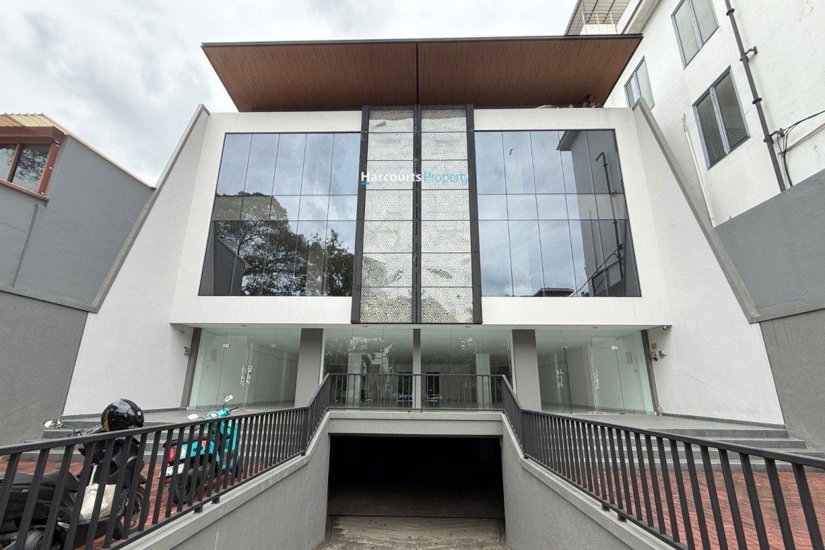 Gedung mewah area x malang siap menjadi tempat usaha anda - Foto 2
