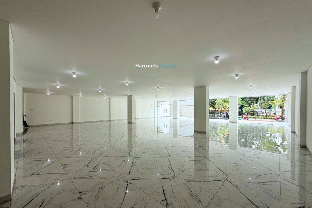 Gedung mewah area x malang siap menjadi tempat usaha anda - Foto 4
