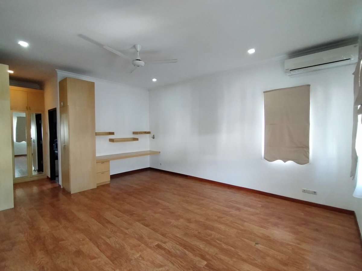 Rumah cantik kemang dalam - Foto 9