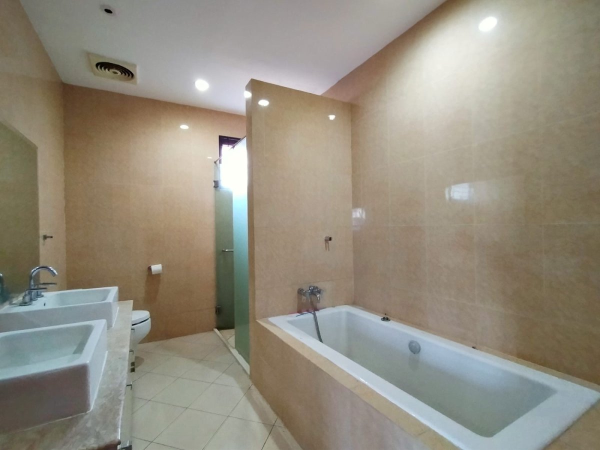 Rumah cantik kemang dalam - Foto 10